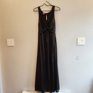 Suzanne Somers Black Sleepwear Gown